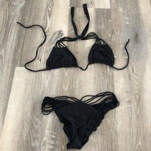 Luli Fama black bikini